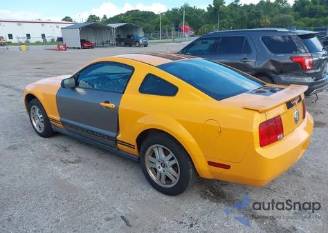 2007 Ford Mustang V6 Deluxe/V6 Premium из США, поврежденный, VIN 1ZVHT80NX75212760